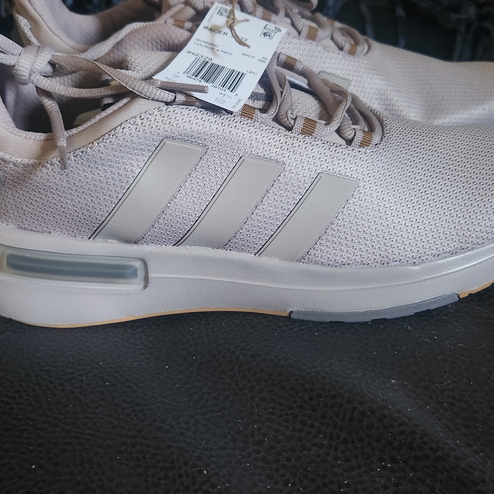 Stylish Running Sneakers in Light Gray